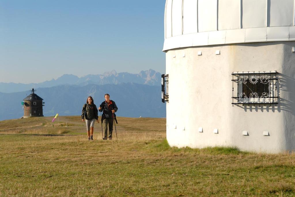 Apartamento Gerlitzen, Kanzelhoehe, Ueber Den Wolken, Haus Enzian *